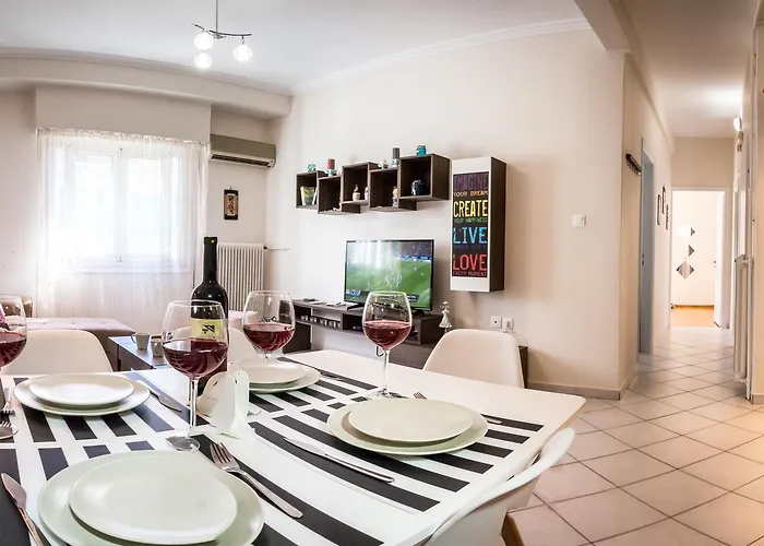 Pisces - City Center Apartment